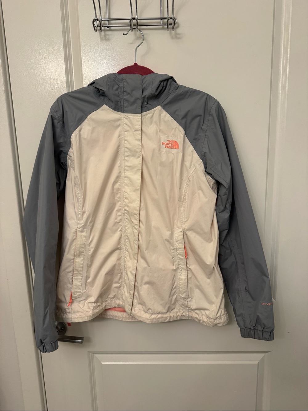 The North Face Women's Two-Tone Hooded Ski Jacket - Gray & Cream